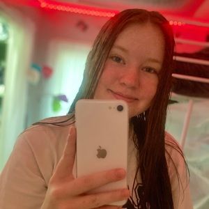 Meet your Posher, Kenzie